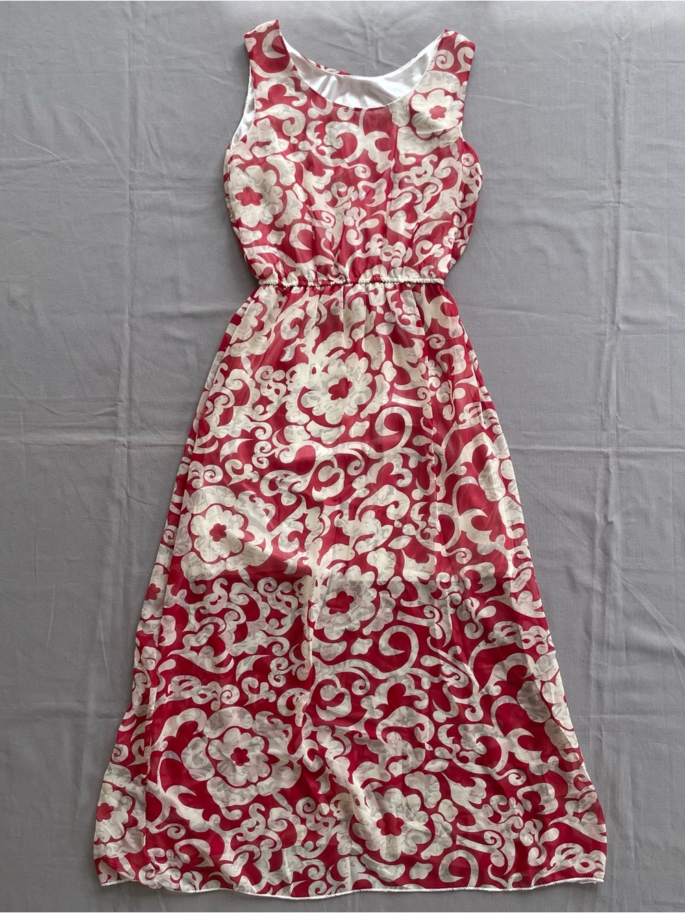 red and white retro-style floral maxi dress Size XS relaxed flowy A-line GUC